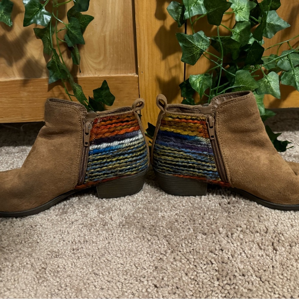 Yarn multiple color ankle boots